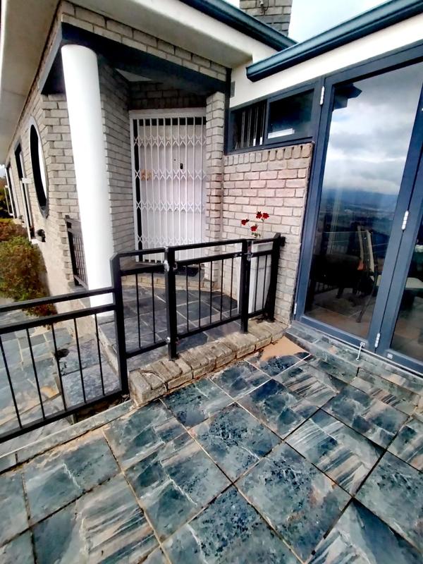 3 Bedroom Property for Sale in Gordons Bay Western Cape